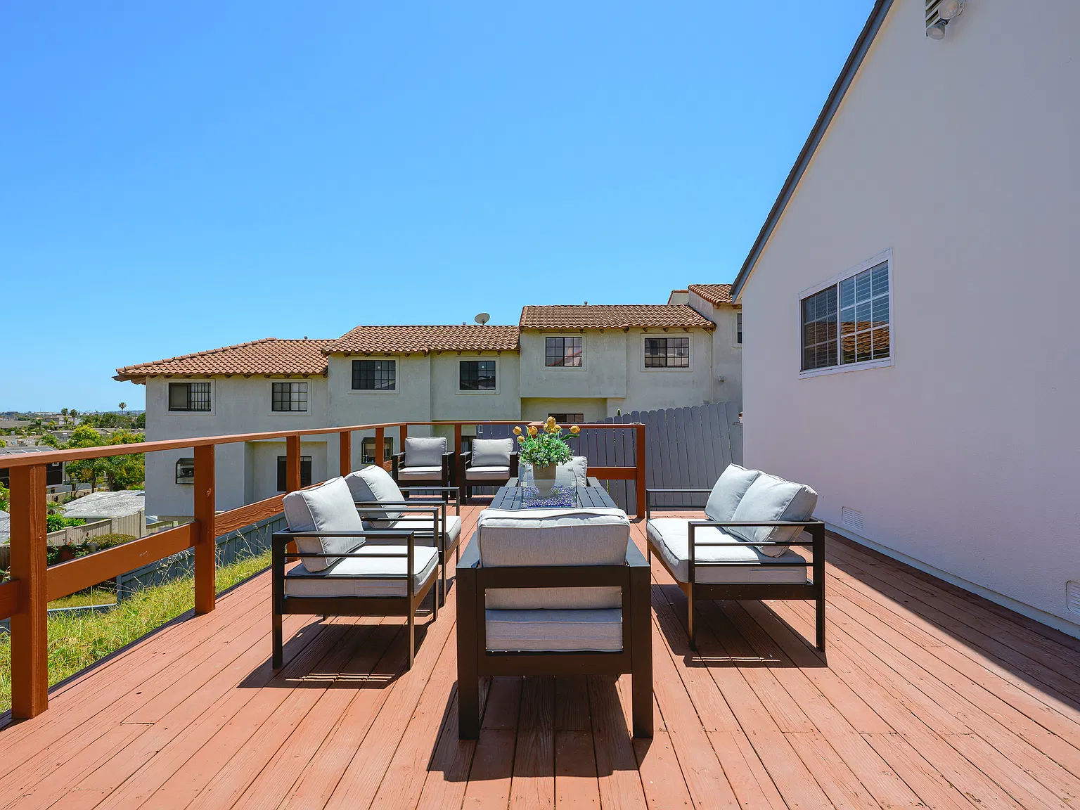 3 bed, 1234 sqft, $6,000 — Photo 4