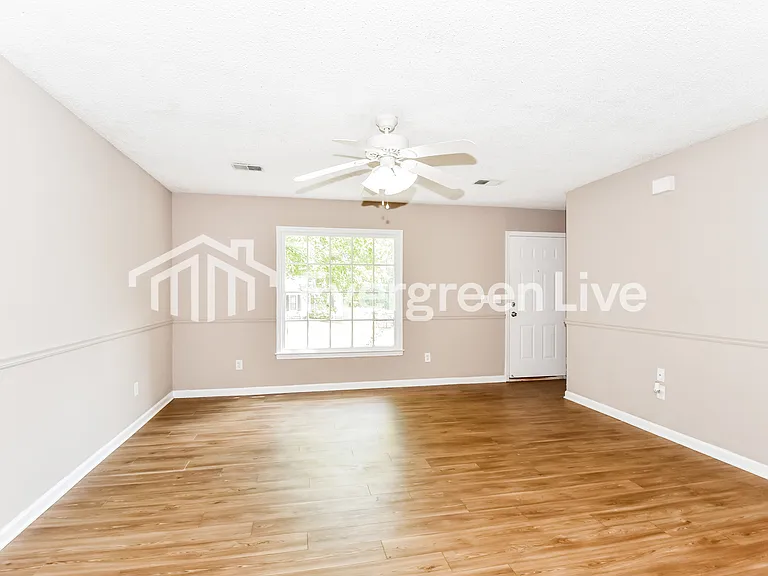 212 Braewick Rd — Photo 2