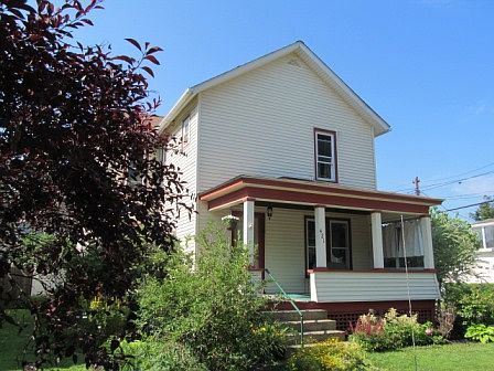 2nd image of 421 W Spruce St