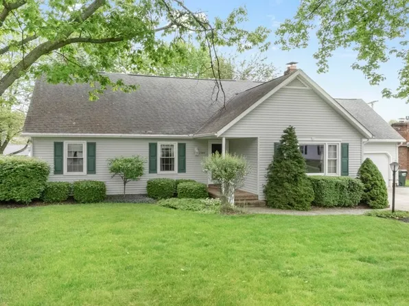 2560 Crestview Ave, Alliance, OH 44601