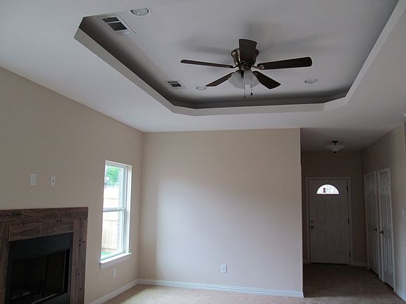 3rd image of 875 Perry Dr