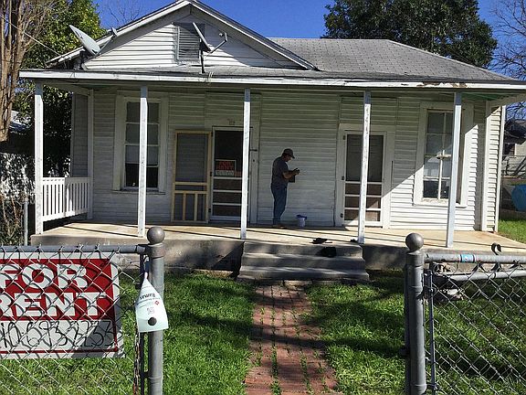 2nd image of 1008 N Mesquite St