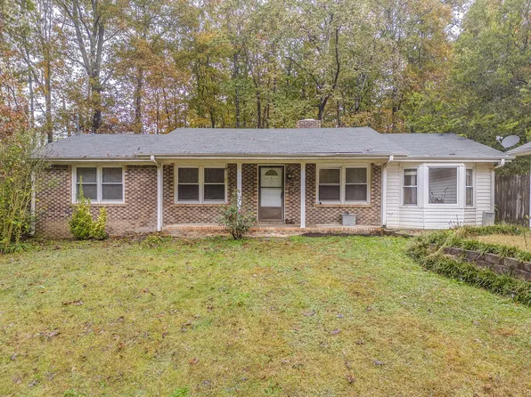 4053 W Parliament Dr, Cohutta, GA 30710