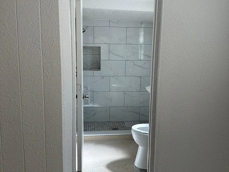 21 S Hollywood Ave #6 — Photo 6