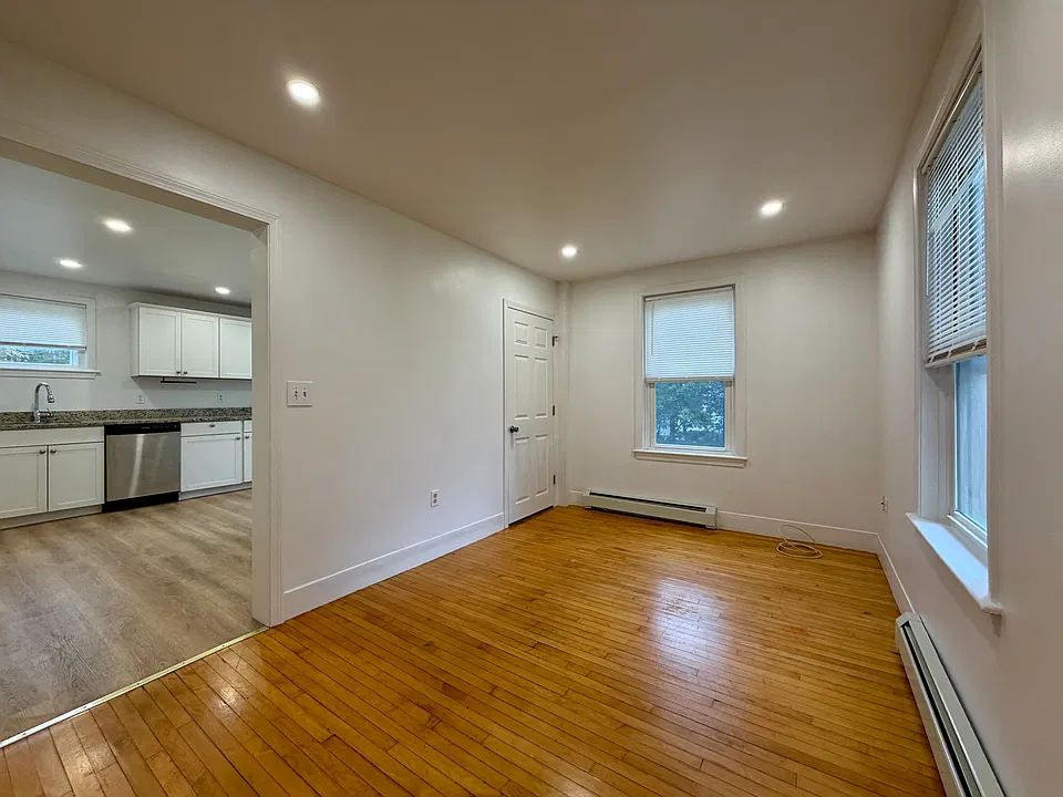 Living Room W/ Closet