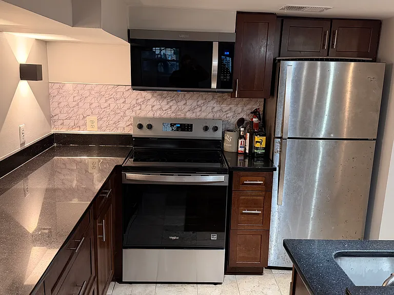 1342 Park Rd NW #B — Photo 3