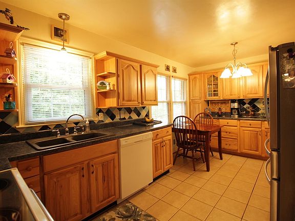 4th image of 1164 Sheffield Dr