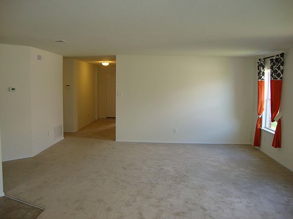 3rd image of 1342 Newton St
