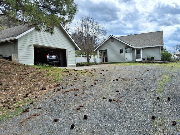 3rd image of 526 Wedgewood Dr