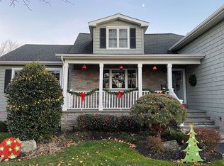 233 Division Ave, Massapequa, NY 11758