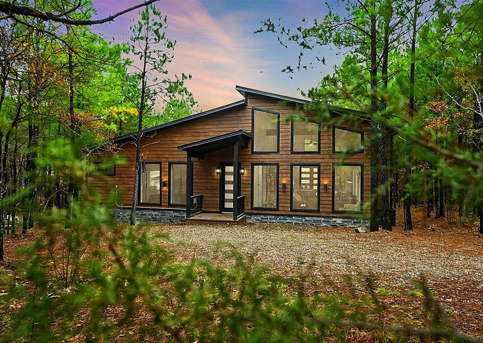 1st image of 125 Bear Cedar Trl