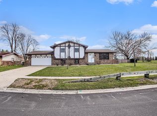 2889 Carmen St, Portage, IN 46368