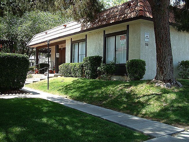 Condo (exterior pic)