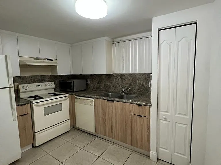 4205 N University Dr #112-1 — Photo 4