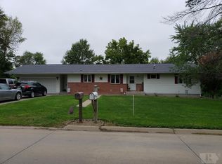 1315 E Grant St, Centerville, IA 52544