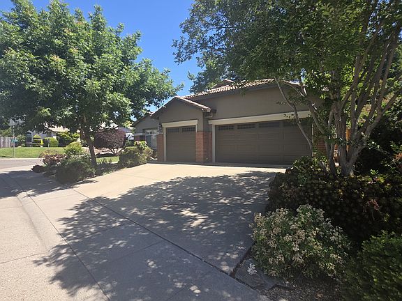 2nd image of 1332 Parsons Ct