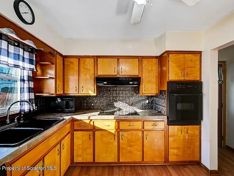 1020 W Market St — Photo 11