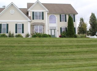 178 Scarborough Ln, Middletown, CT 06457