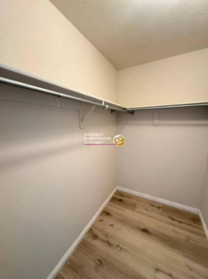 1 Bedroom Condo in Gateway! — Photo 3