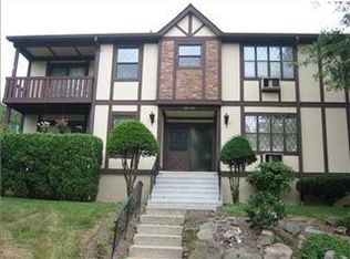 537 Sierra Vista Ln, Valley Cottage, NY 10989