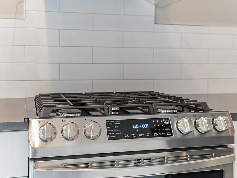 2552 S Sartain St — Photo 8