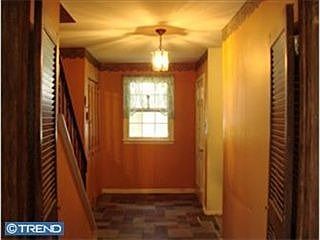 3rd image of 6 Timberline Dr