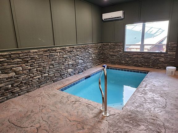 4th image of 422 Stone Ridge Way