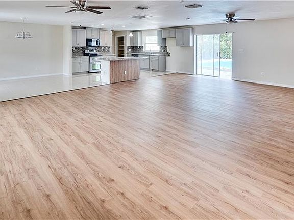 4th image of 3133 Crooked Oak Ct #7
