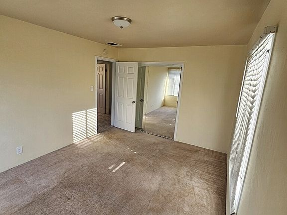 3rd image of 963 Dillo St
