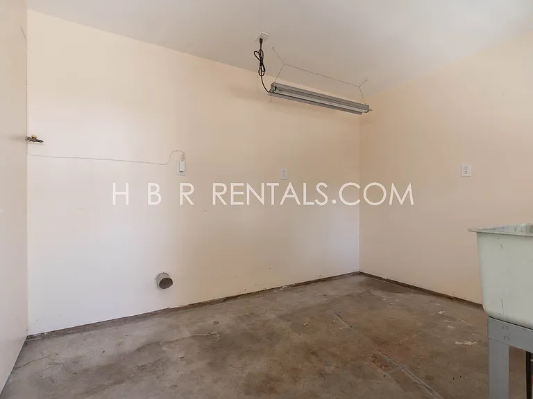 1650 Bessie Ave — Photo 13
