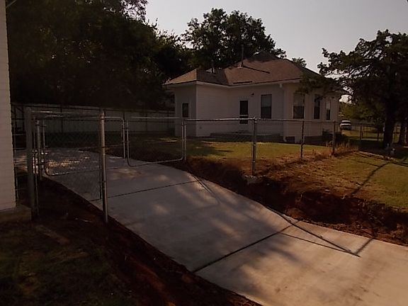 5th image of 501 SE 30th St