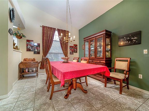 5th image of 1091 New Castle Ln