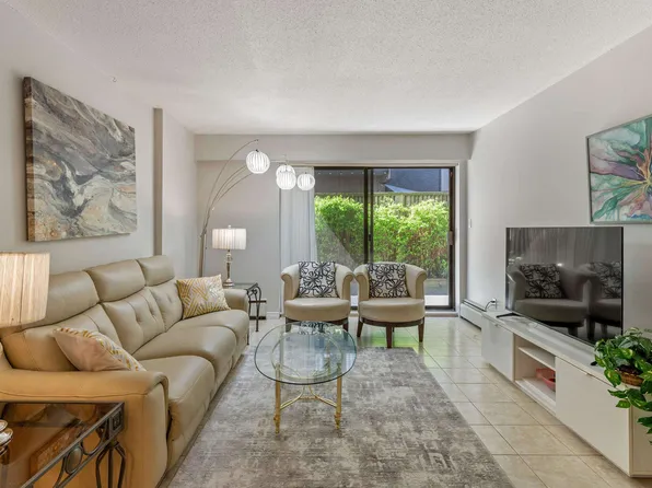 2040 Cornwall Ave #103, Vancouver, BC V6J 1E1