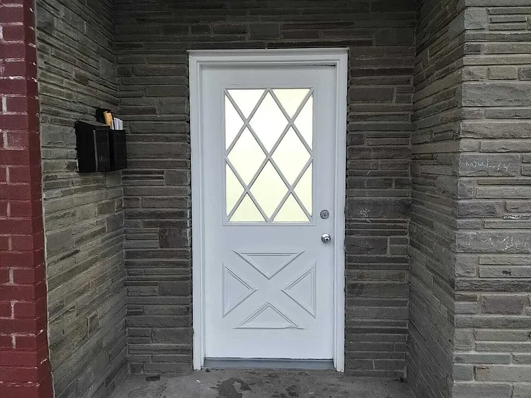 141 Grove St — Photo 2