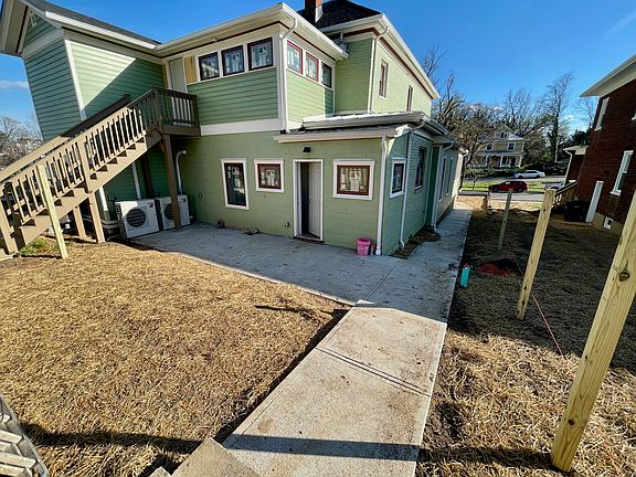 4th image of 1015 Chapman Ave SW #D