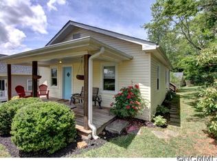 136 Round Top Rd, Asheville, NC 28803