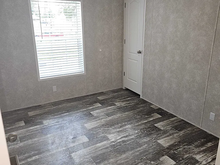 2300 Lafayette Ave #6 — Photo 7