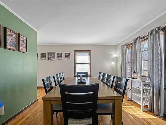2nd image of 2511 Kent St