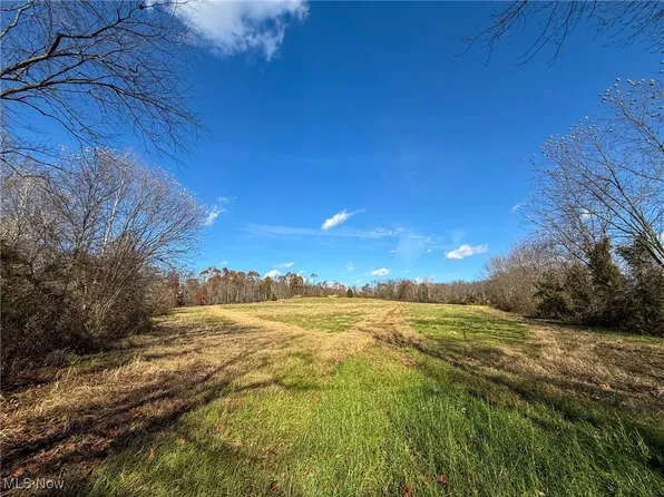 Kern Rd, Waterford, OH 45786