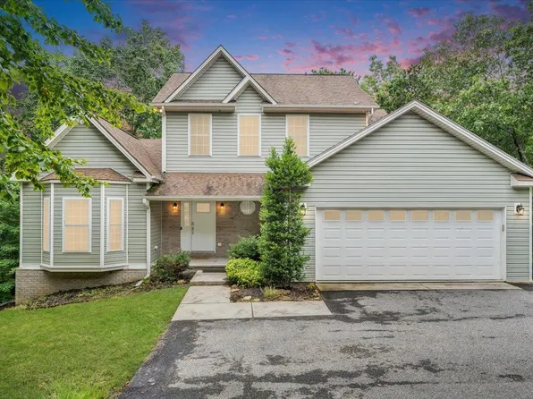 565 Brush Mountain Rd, Blacksburg, VA 24060