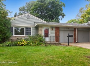 813 W Dresser Dr, Mount Prospect, IL 60056