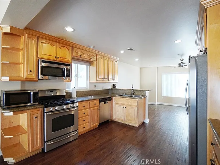 14722 Comet St — Photo 8