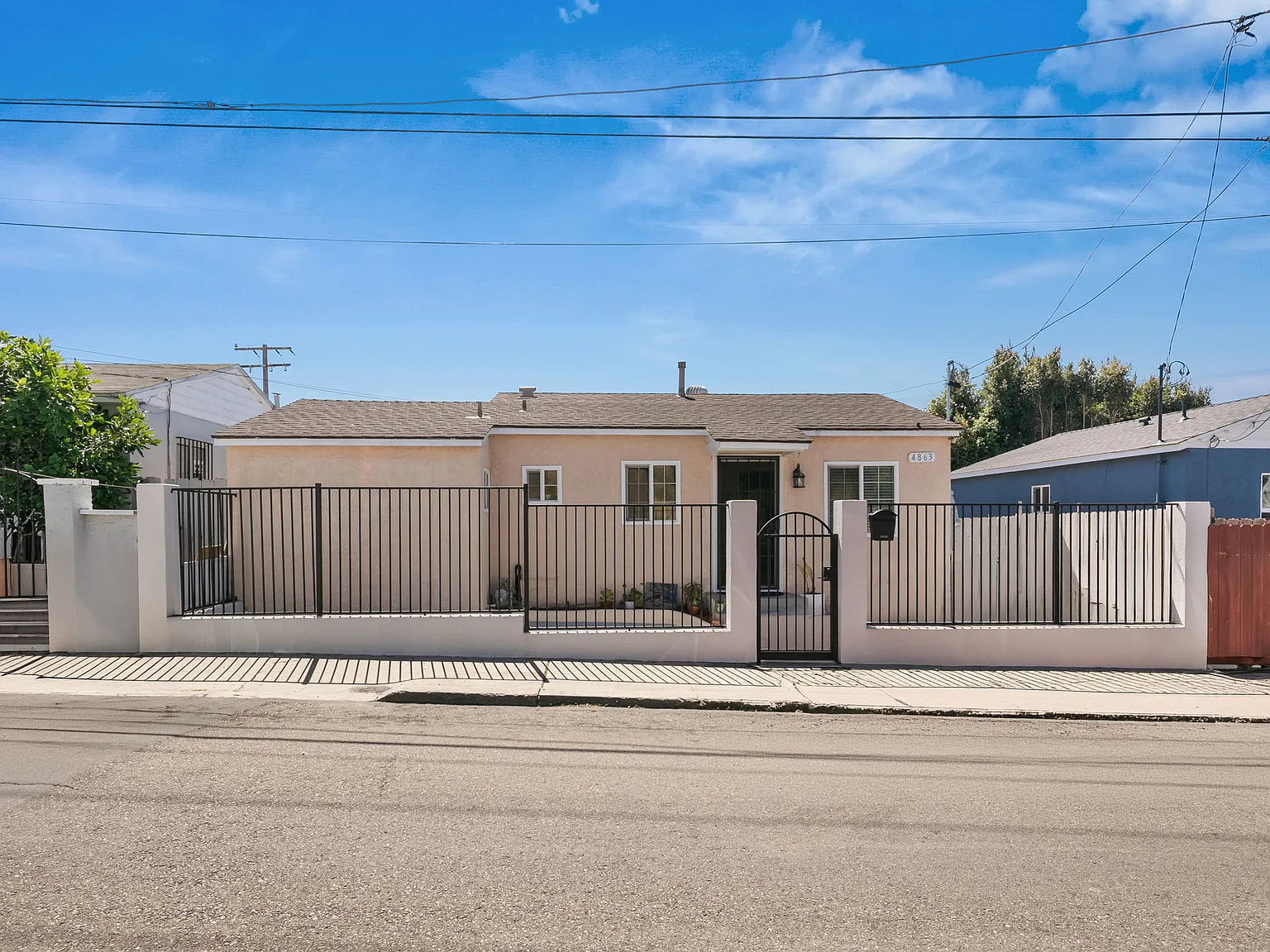3 bed, 1150 sqft, $3,295 — Photo 1