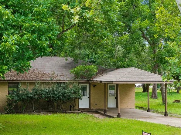 302 Harris St, Smithville, TX 78957