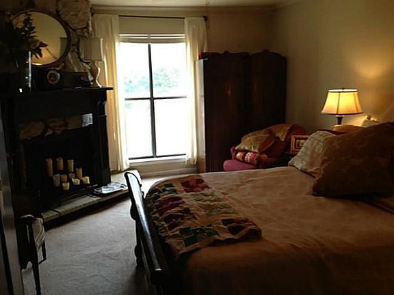 4th image of 3314 Douglas Ave #206