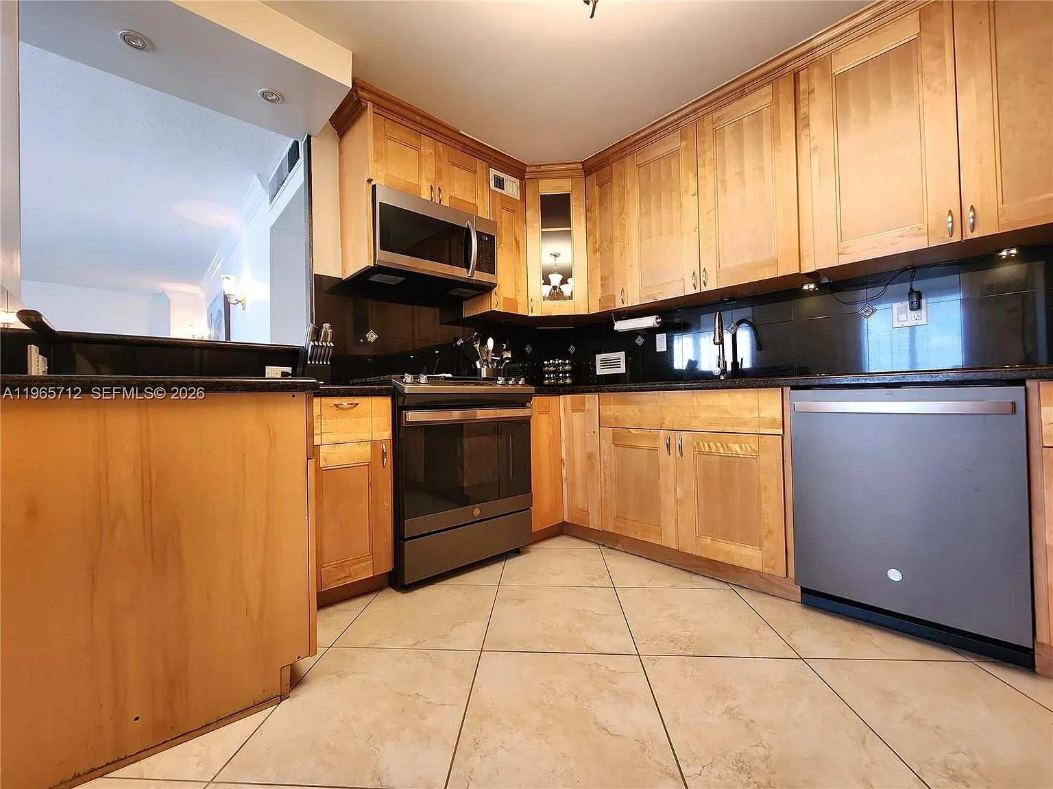 Parker Plaza Condo Estate — Photo 3