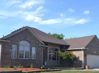 35840 Ireneus Dr, New Baltimore, MI