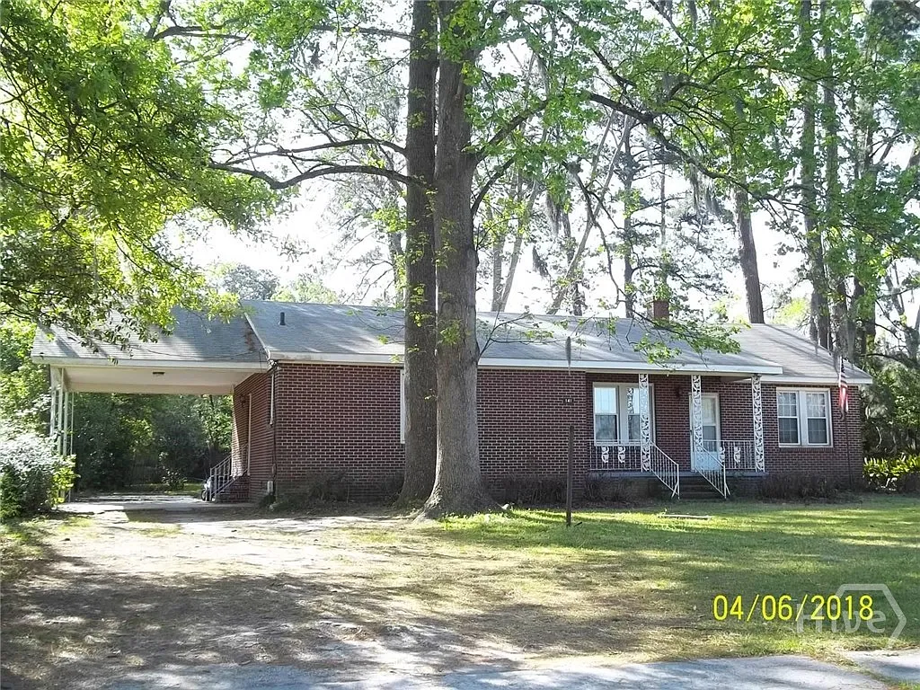 3 bed, 2.0 bath, 1724 sqft, $2,200 — Photo 1
