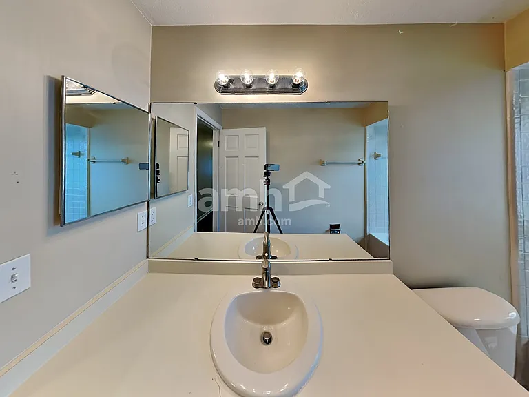 4615 Tiffany Woods Cir — Photo 17
