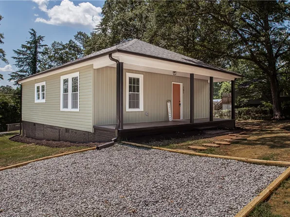 105 Ryan St, Easley, SC 29640
